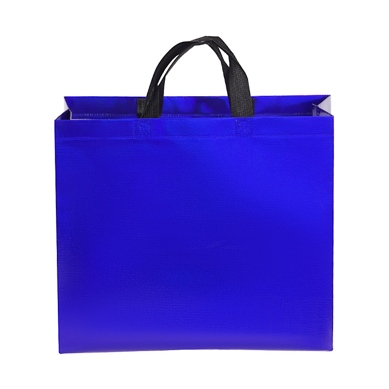 Plastikle Karşılaştırıldığında Dokumasız Çantalar: Dayanıklılık ve Çevresel Etki